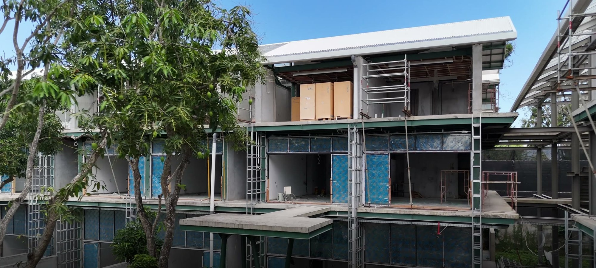 Construction progress: facade and pool